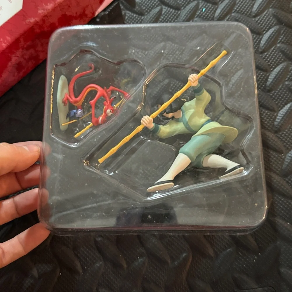 1998 Hallmark Keepsake Disney's Mulan, Mushu, and Cri-Kee set of two ornaments